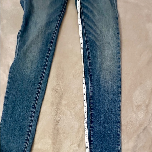 BDG Cigarette Jeans – Classic Medium Wash – Women’s Size 26​ - Picture 7 of 9